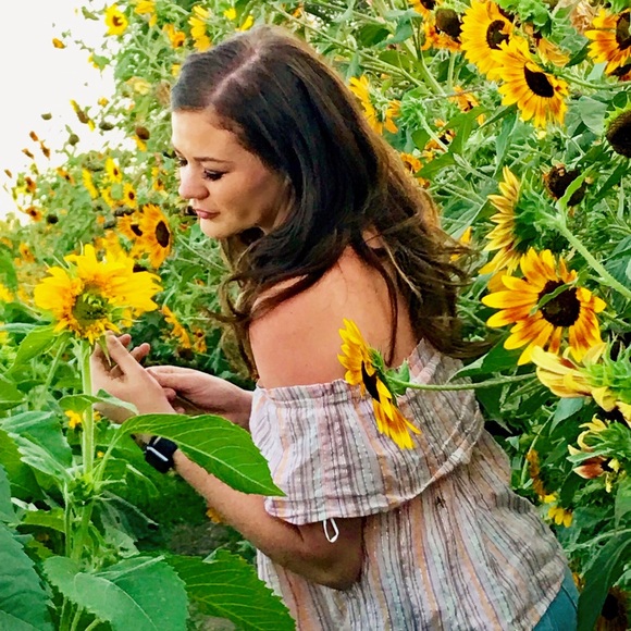 Meet your Posh Ambassador, Kylie! 💕 - Picture 6 of 8